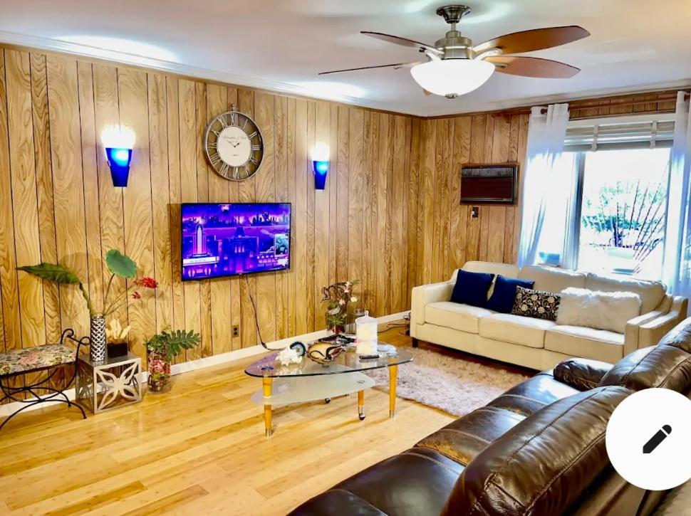 Lga Airport 3 Mins, 3 Bedroom Duplex House, Parking And Private Backyard, 9Mins Subway! Nova Iorque Exterior foto